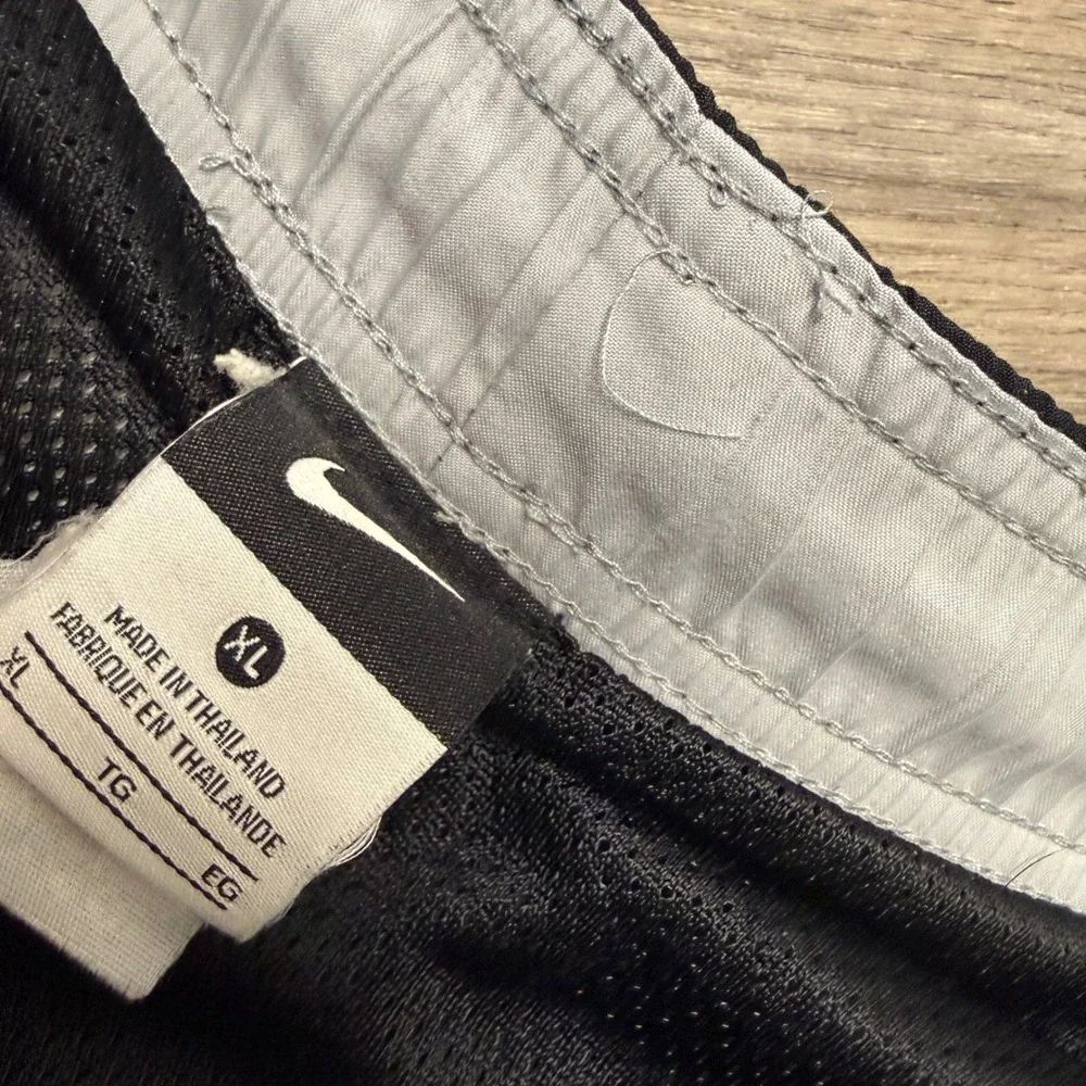 Nike‎ Mens Black Board Shorts Swim Trunks Cargo Pocket XL Mesh Lined Y2K